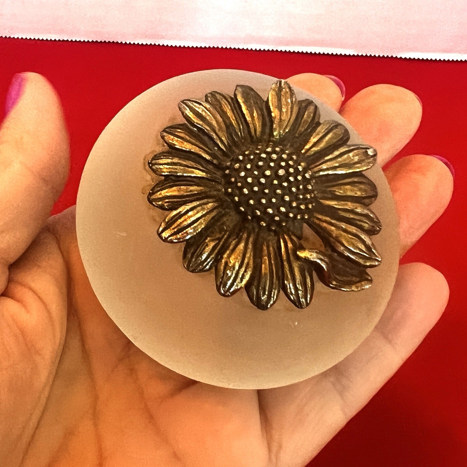 Vintage 1978 George Good Corp. Frosted Glass Sunflower Paperweight 2.75″ Dia