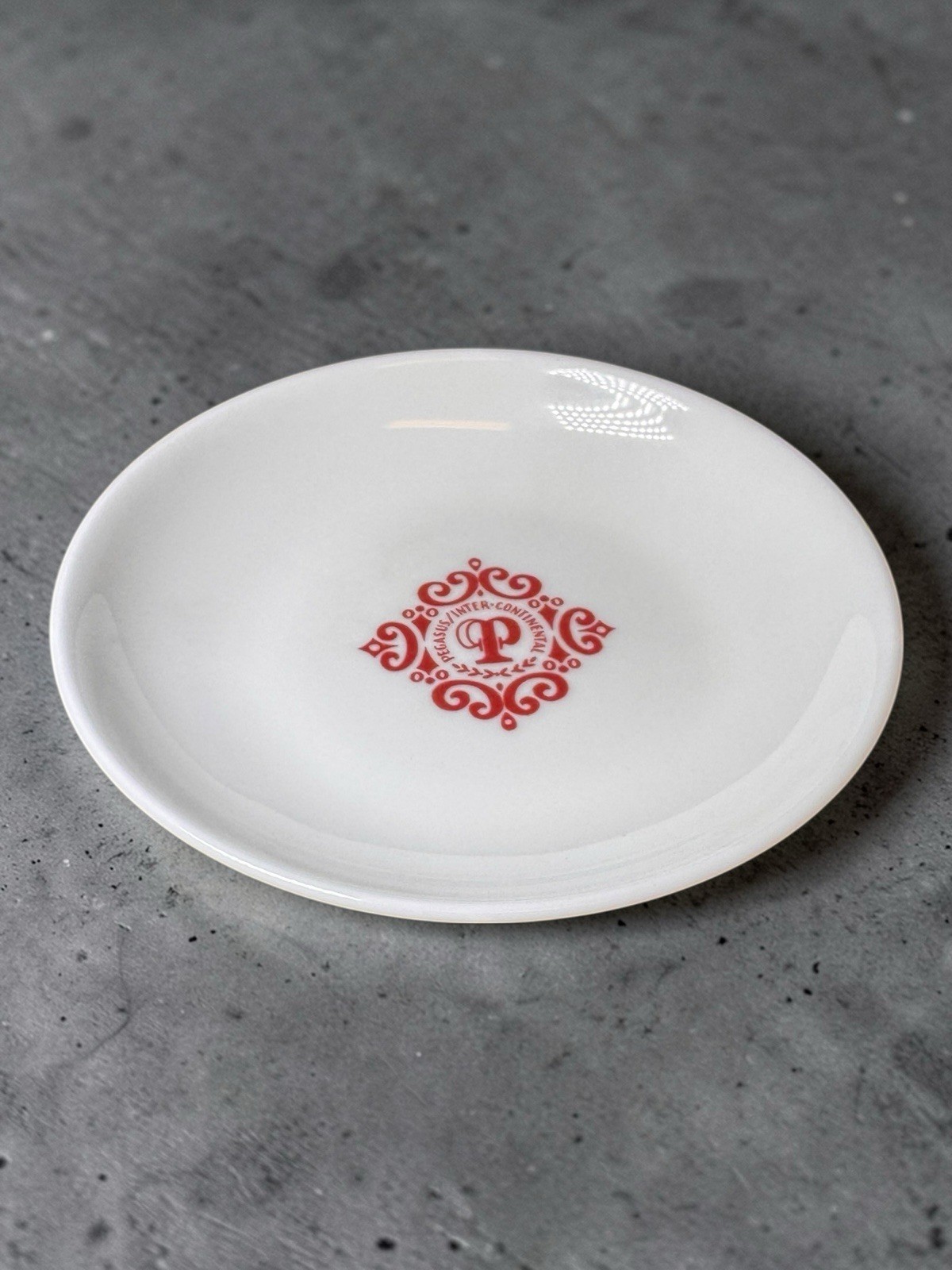 1970s Wedgwood Pegasus Inter Continental Hotel ceramic dish Ashtray England 4.25