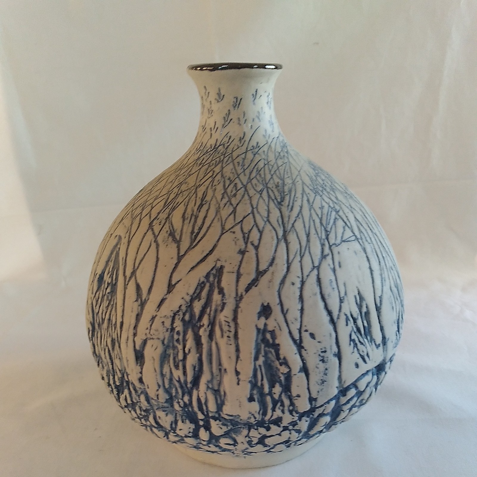 VTG ESTATE Studio Art 9″ T x 8″W Tenmoku Pottery Tree Vase Abstract Blue/MIlk