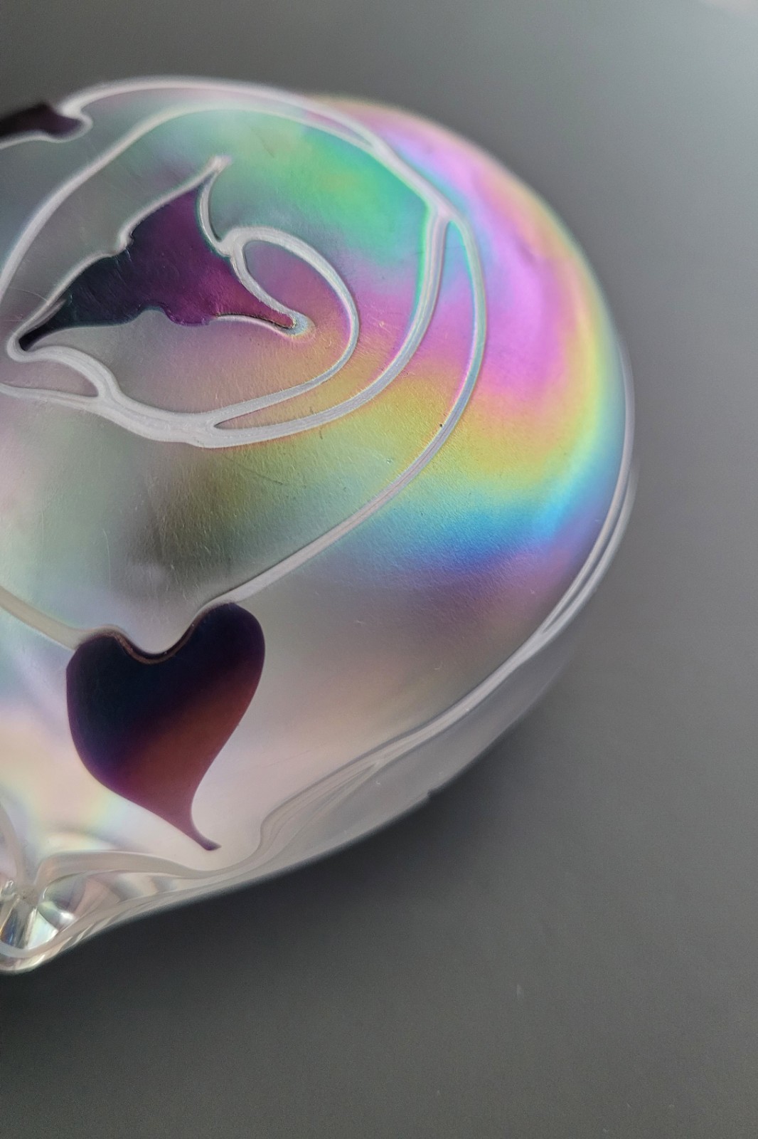 Stunning Highly Iridescent Heart-Shaped Art Glass Paperweight 3”