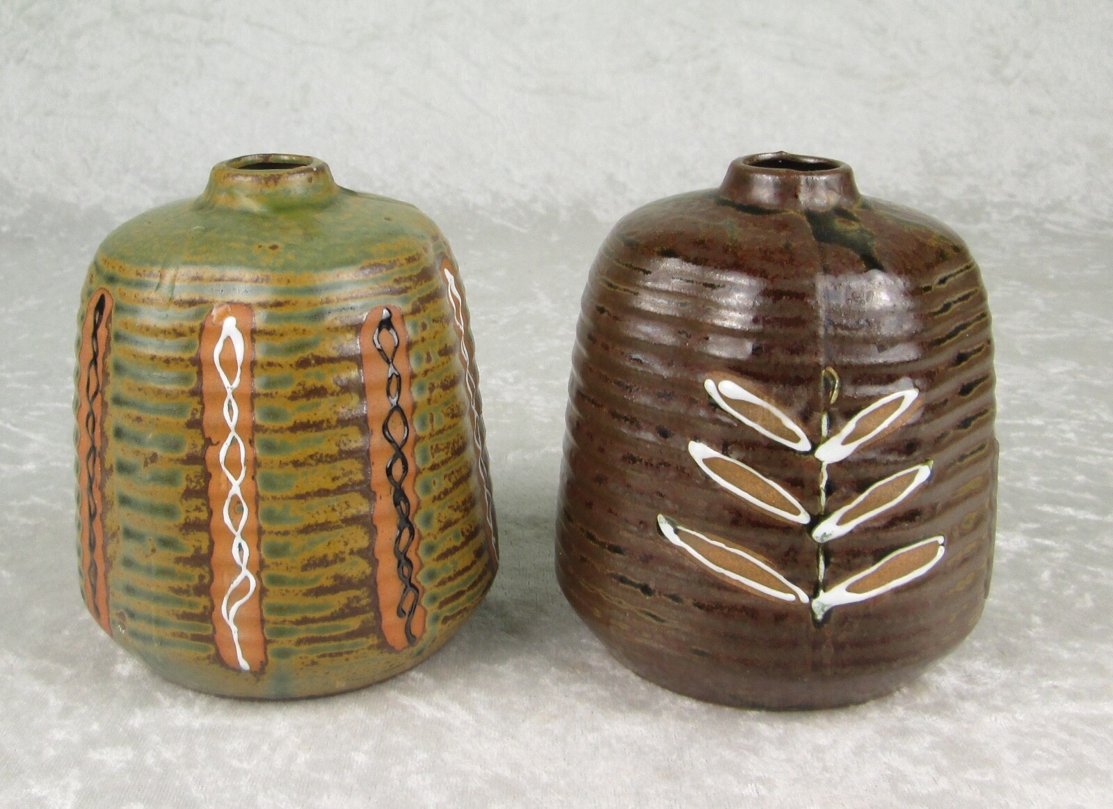 2 Vintage Mid Century Modern Japanese Pottery Vases 4-3/4 inches Tall 4in Wide