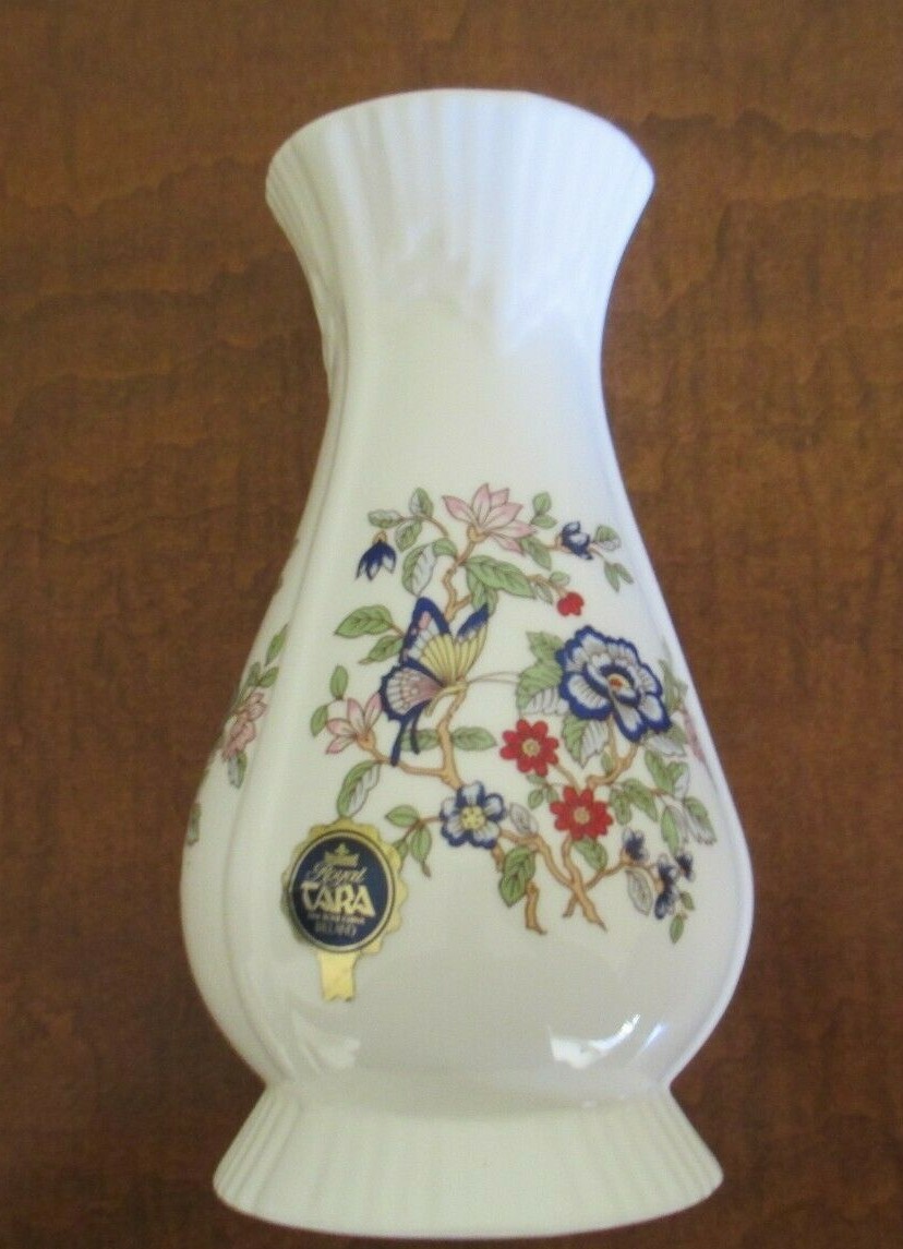 TARA – Fine Bone China, Made in Ireland, 7 1/4 inch Vase; Excellent Condition