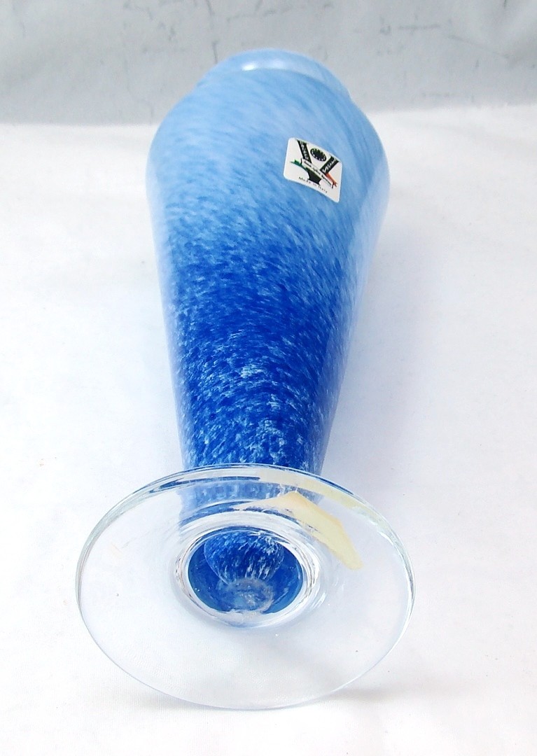 Gruppo Vittorio Venetian Italian Art Glass Shades of Blue Vase 8 3/4″ NEW
