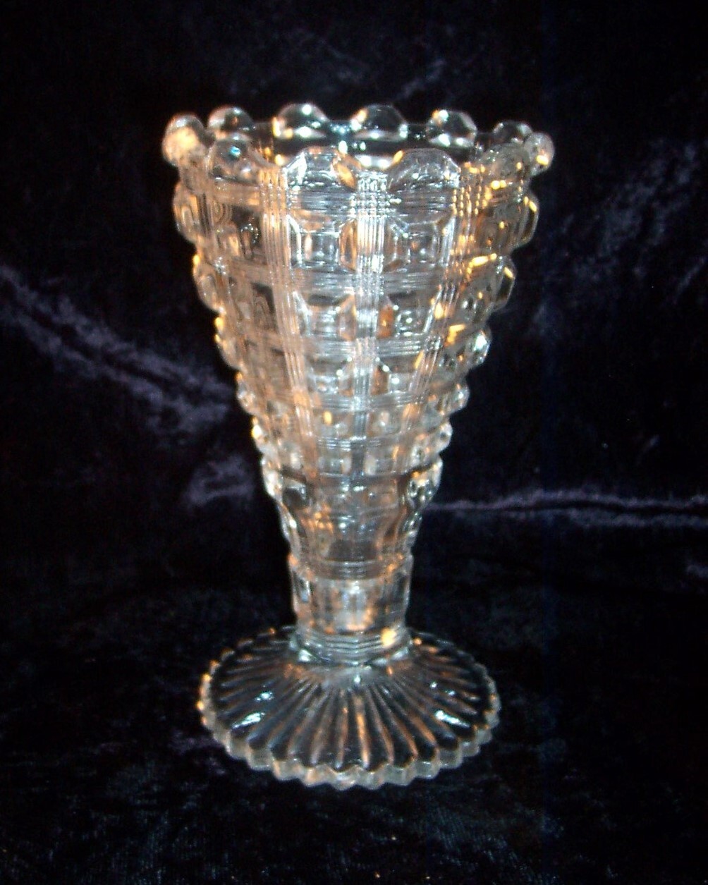 Vtg EAPG Westmoreland GLASS Footed VASE Berlin Reeded Waffle EX!