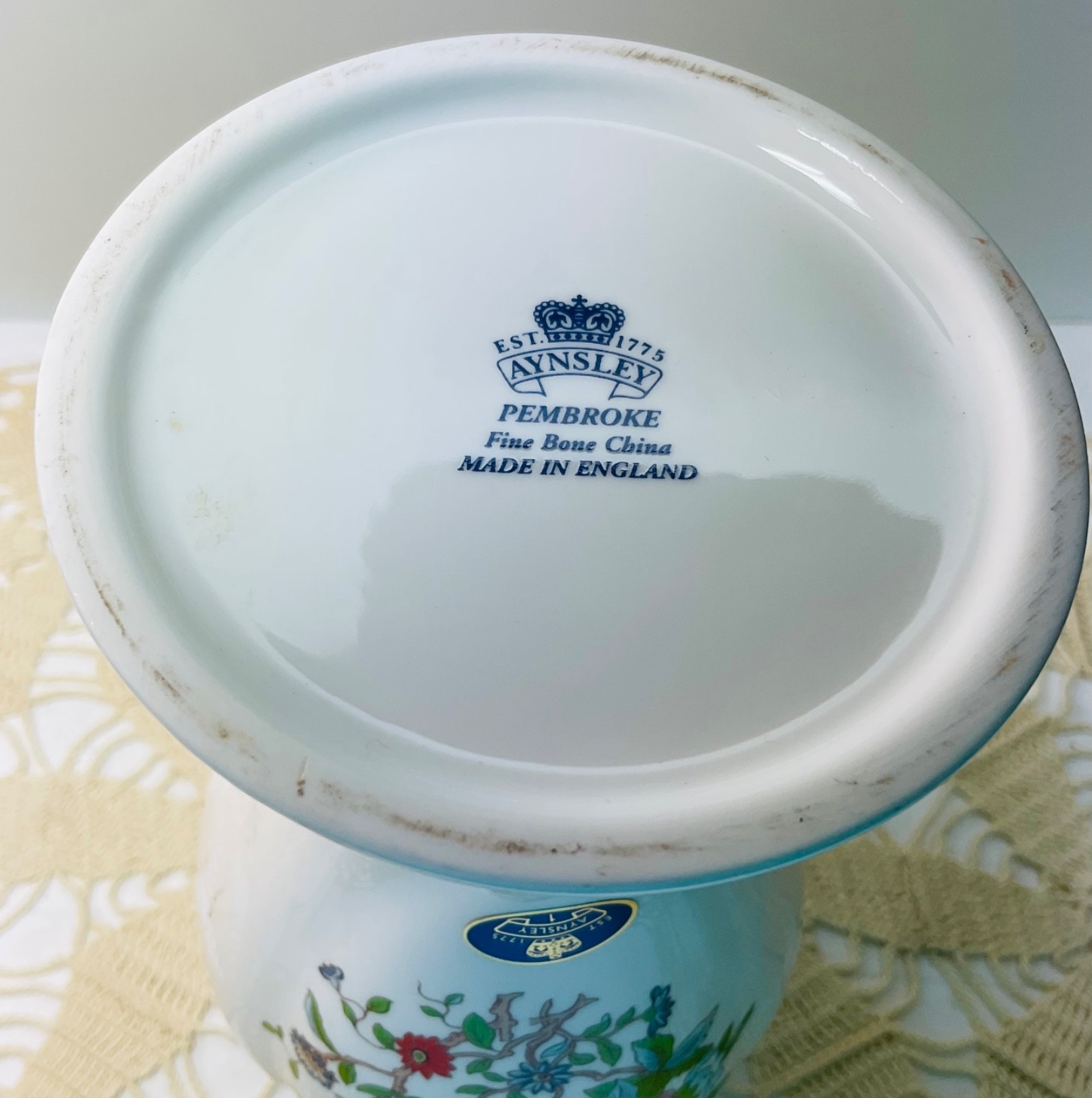 Aynsley 8.5″ Vase Pembroke Fine Bone China England Hour Glass ShapeGoldGilt