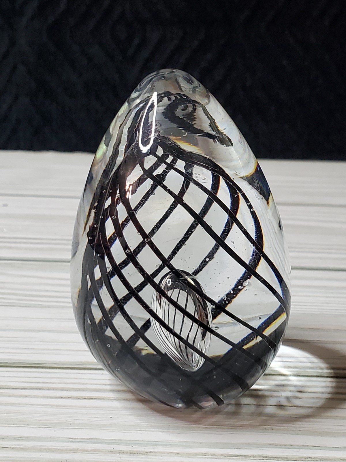 Vintage Handblown Art Glass Egg With Black Swirls 2 7/8″ Paperweight