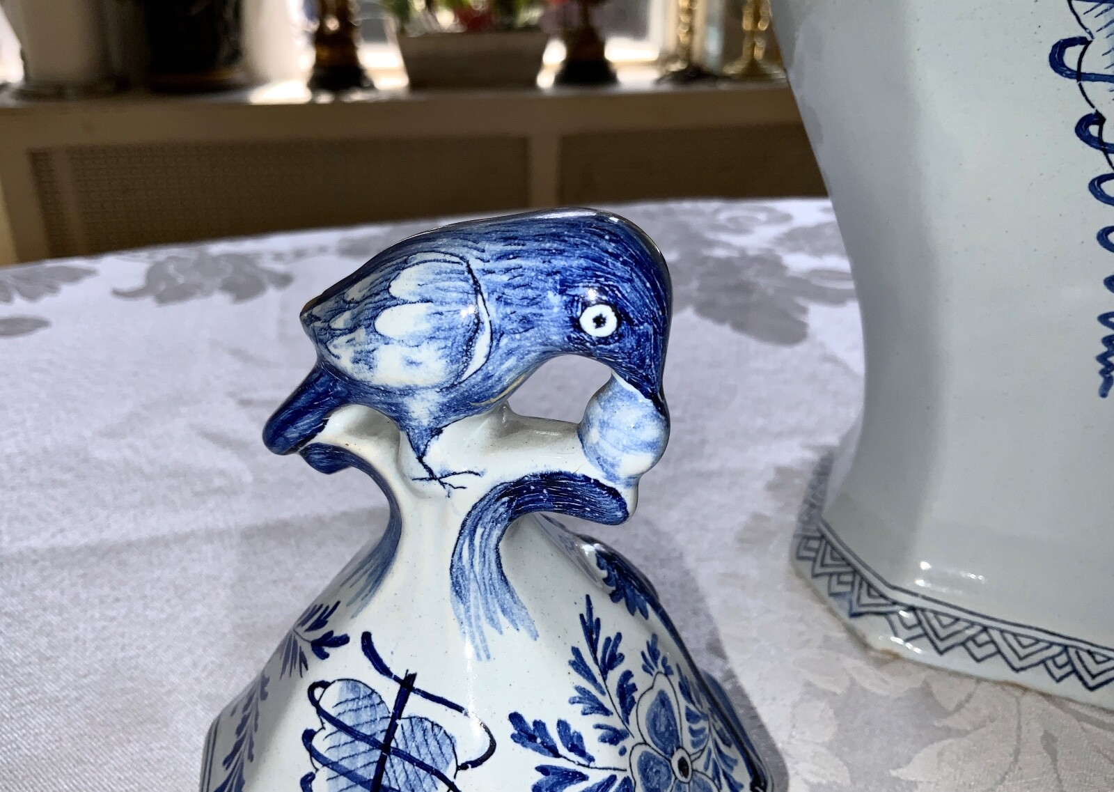 ANTIQUE TICHELAAR MAKKUM DUTCH DELFT BLUE LIDDED URN C. 1880-1895 WINDMILL HEART