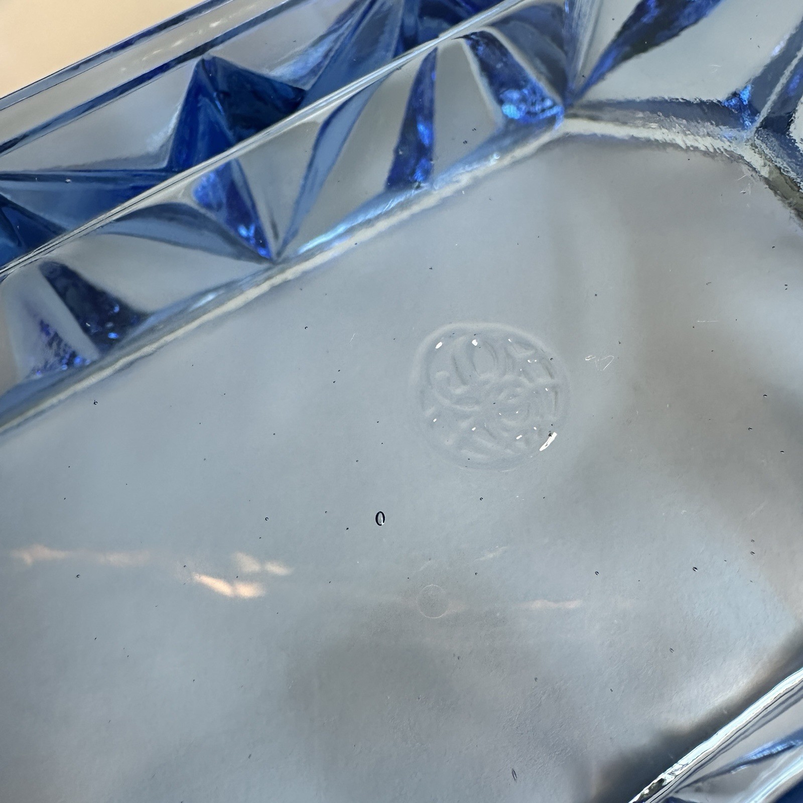 Fenton Intl. Art Glass Cottage Blue Trinket Box. Beautiful Condition! Faceted