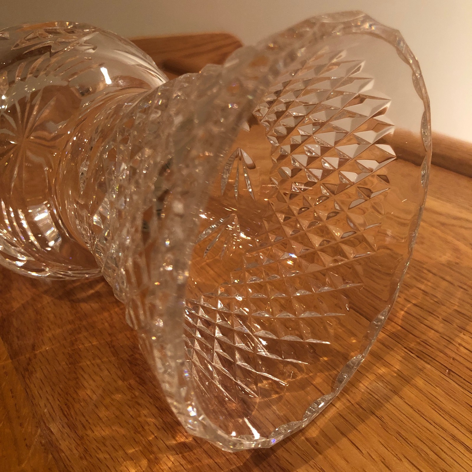 Cavan Fine Irish Lead Crystal Glass Hourglass Bud Vase Hand Made Cut ~ NWOB