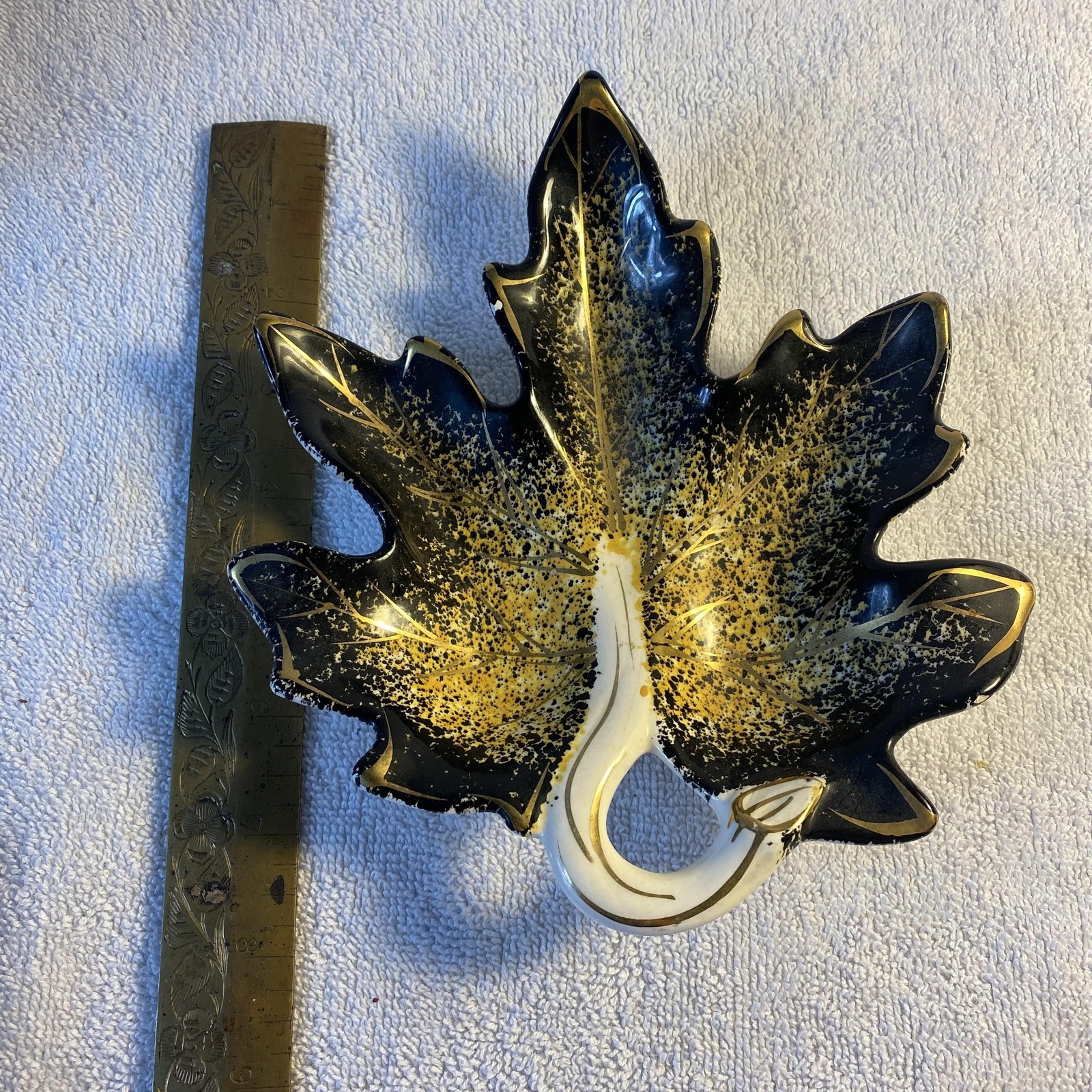 Vintage Napco Leaf Shaped Dish Japan Ceramic 8″ Decorative Bowl Gold Splatter