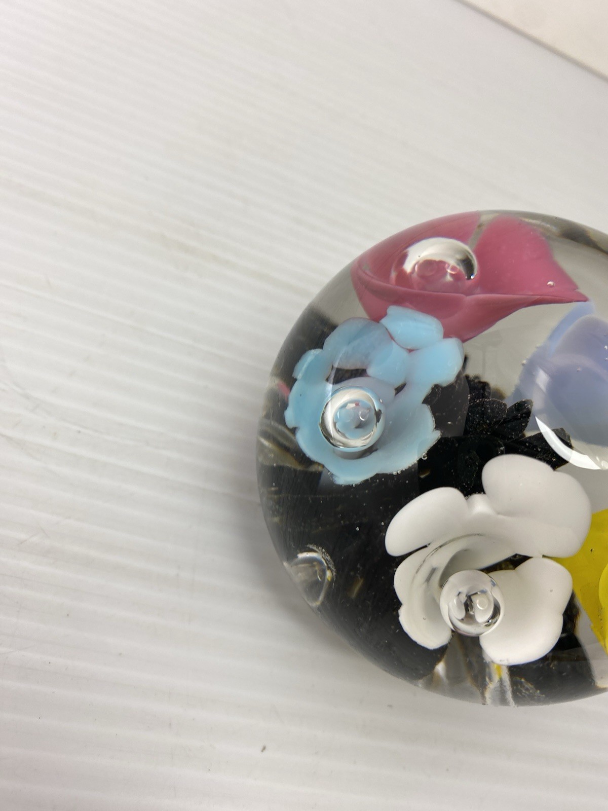 Maude And Bob St Clair Floral Flowers Controlled Bubbles Sphere Paperweight