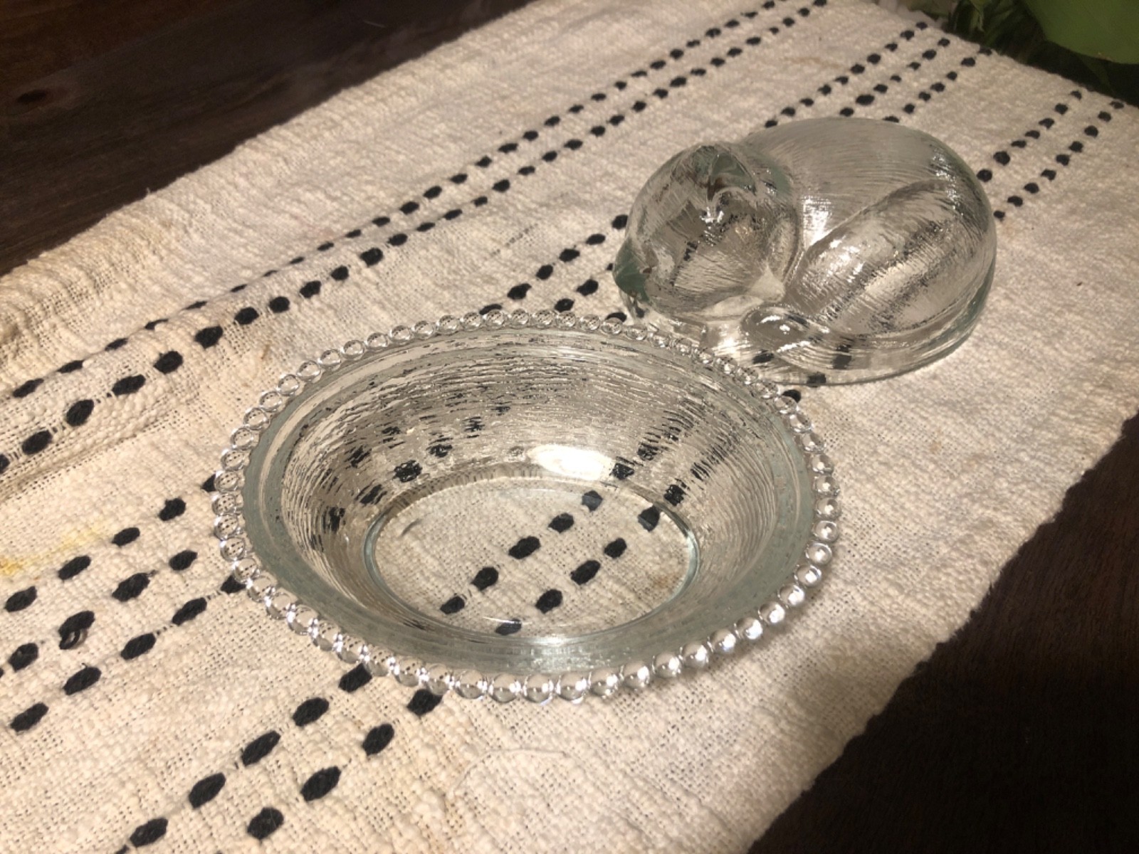 Vtg Indiana Glass Sleeping Cat Kitten On Nest Clear Covered Candy Dish