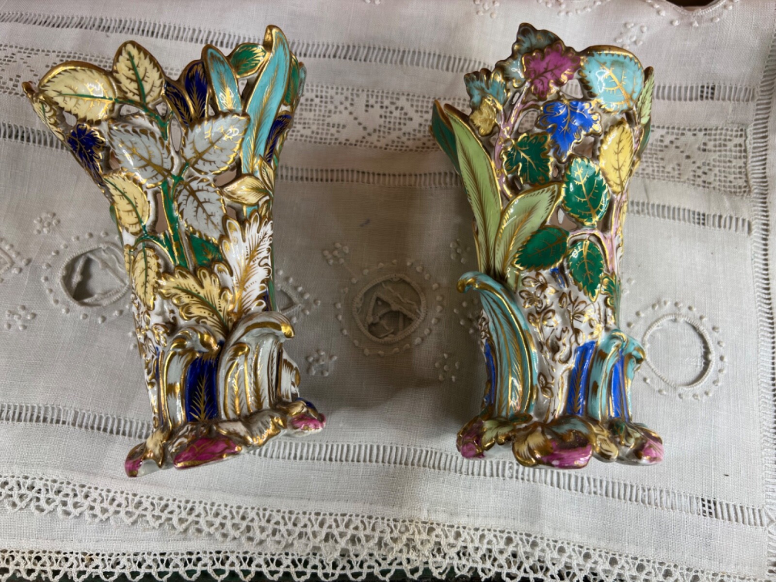 Pair of English Openwork Vases – Polychrome Porcelain – WT / IR & Co – 14cm