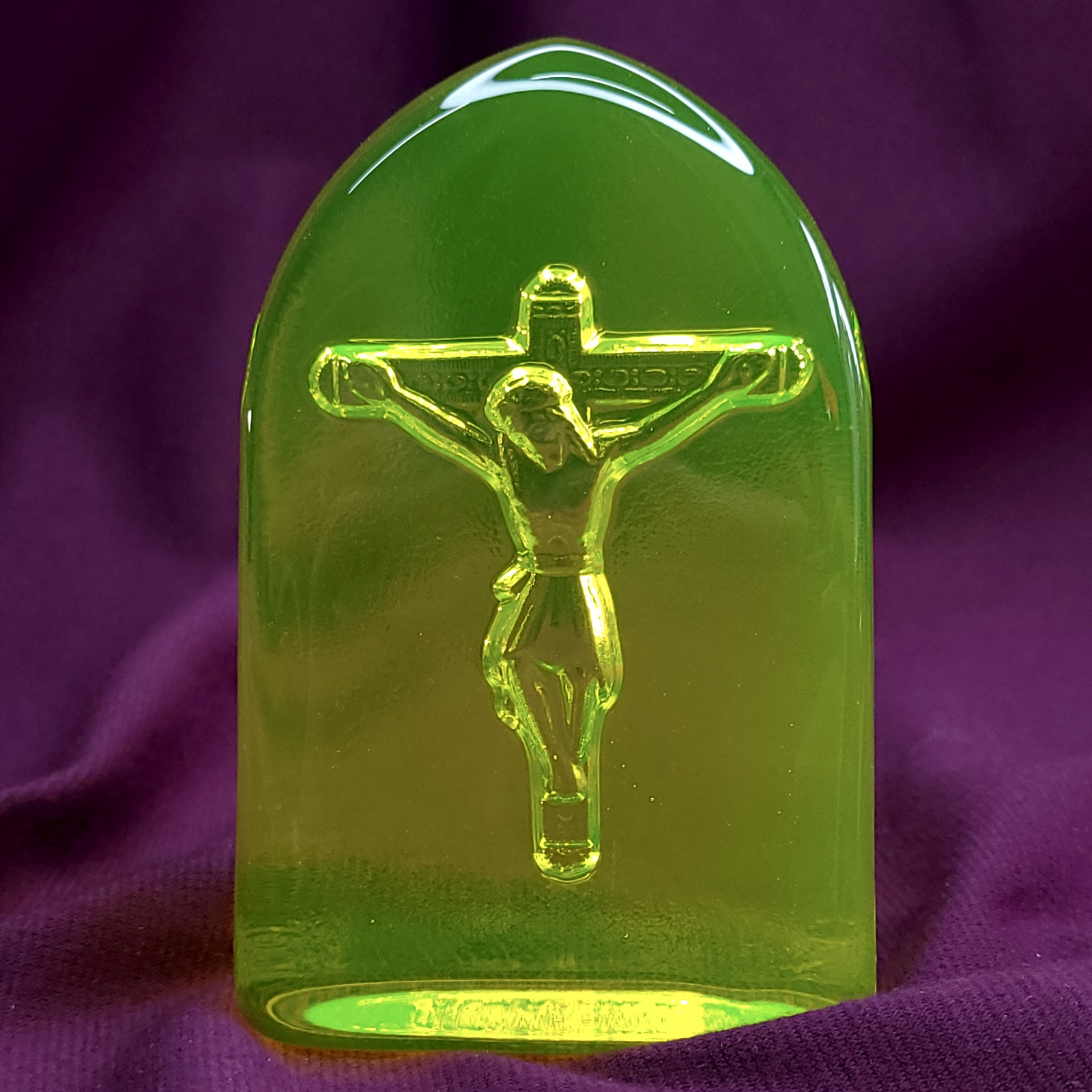 Vaseline Uranium Glass Figurine Jesus Art Glass Vaseline Yellow Glass Statue
