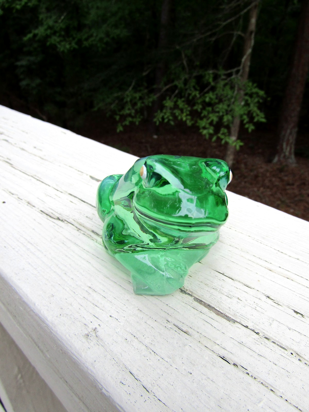 Fenton Glass / Light Green FROG Figurine / IRIS Trim / K. Pickenpaugh / 1998
