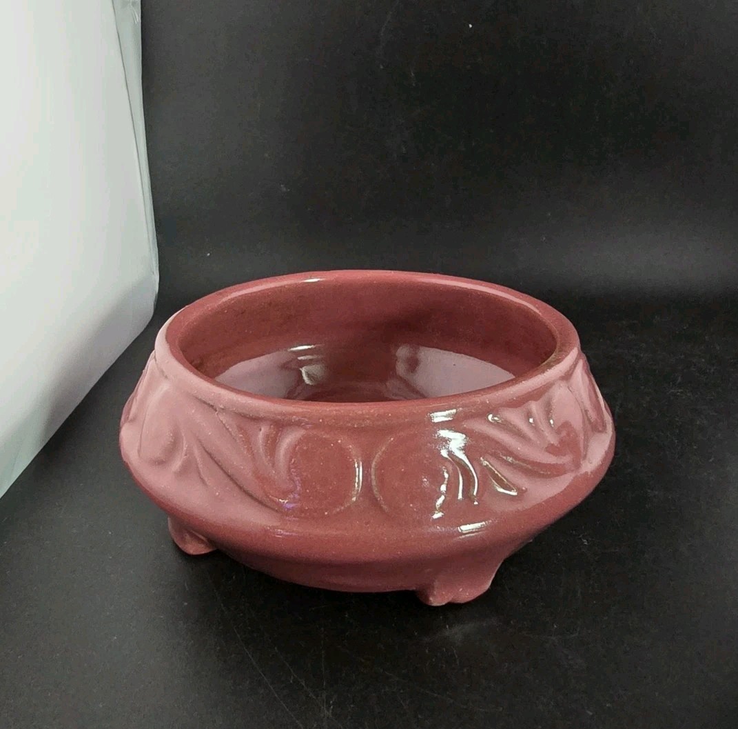Vtg Studio Pottery Pink Glazed Matted Footed Bowl/vase Molded Texture Detail