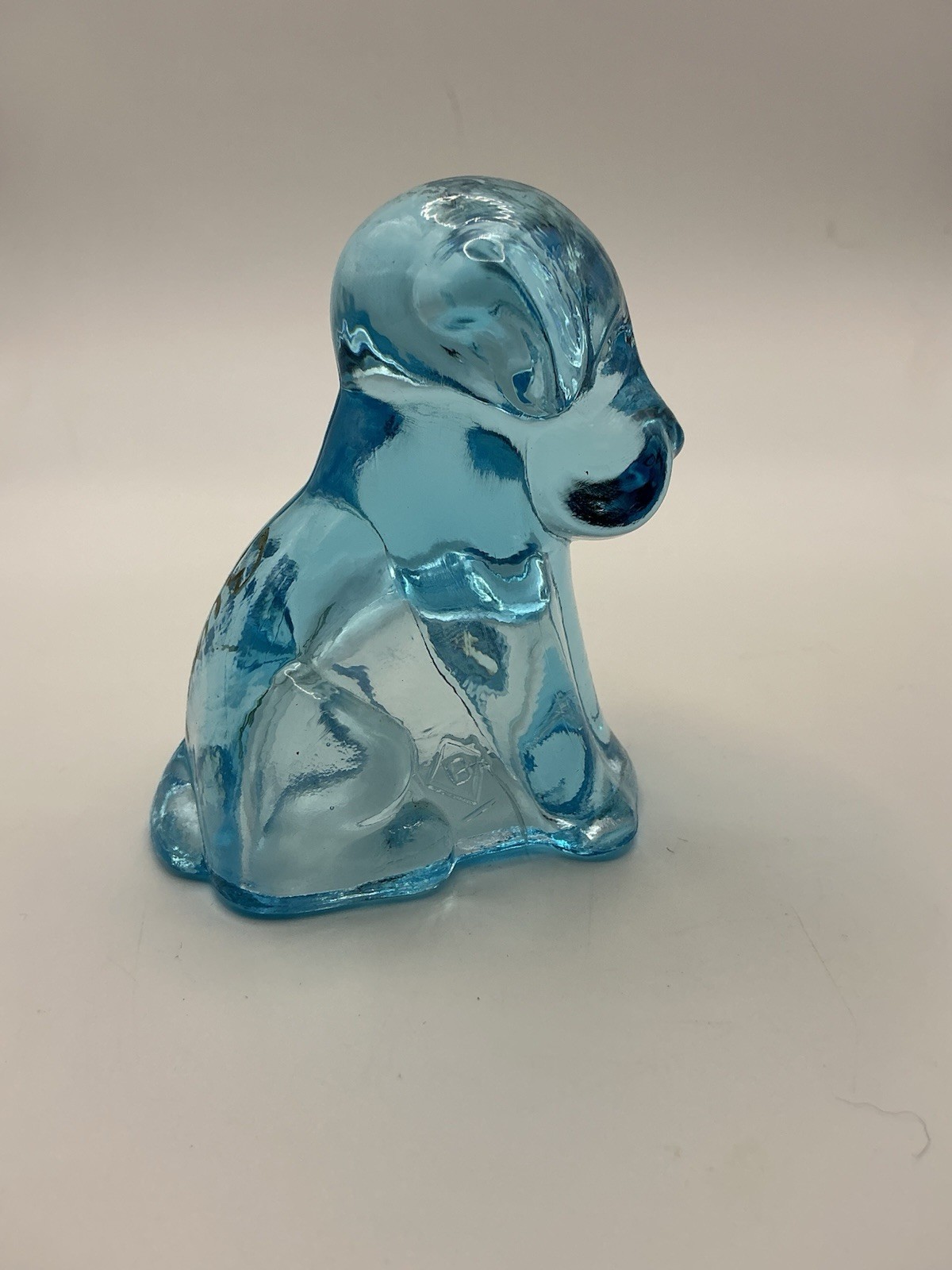 Boyd’s Crystal Art Glass Signed Bernard Boyd POOCHE the DOG ALICE BLUE ?