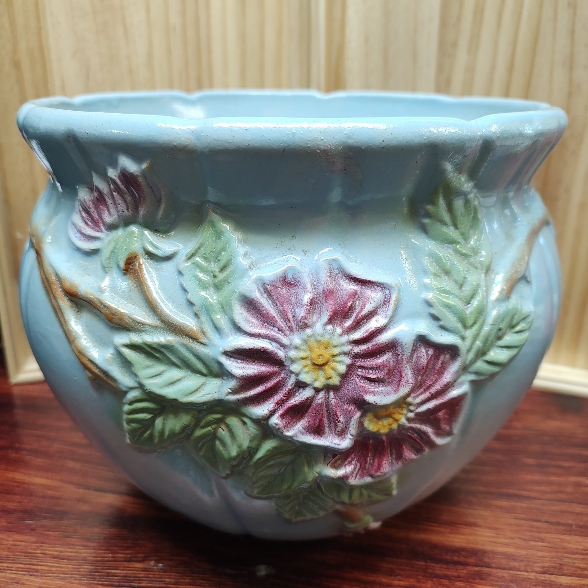 c. 1940s Art Deco Period Robinson Ransbottom RRP Roseville OHFloral Planter #421