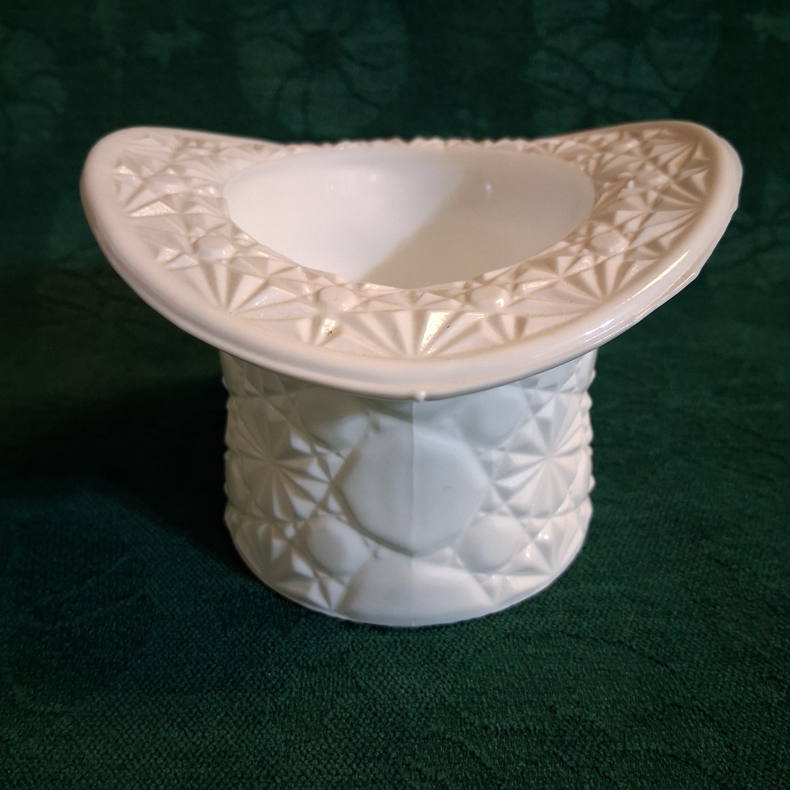 Vintage Fenton White Milk Glass Top Hat in Daisy & Button Pattern