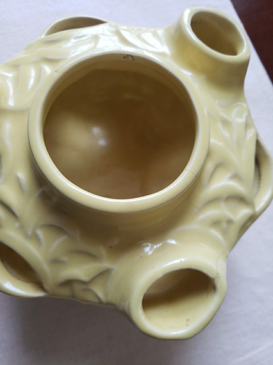 McCoy Yellow Pottery Vintage Strawberry Hen & Chicks 8″ Inch Planter 1940s