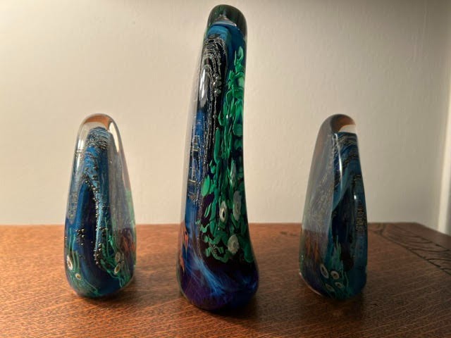 ZELLIQUE STUDIO MATCHING 3 PIECE UNDER WATER SEA AQUARIUM ART GLASS GROUPING!