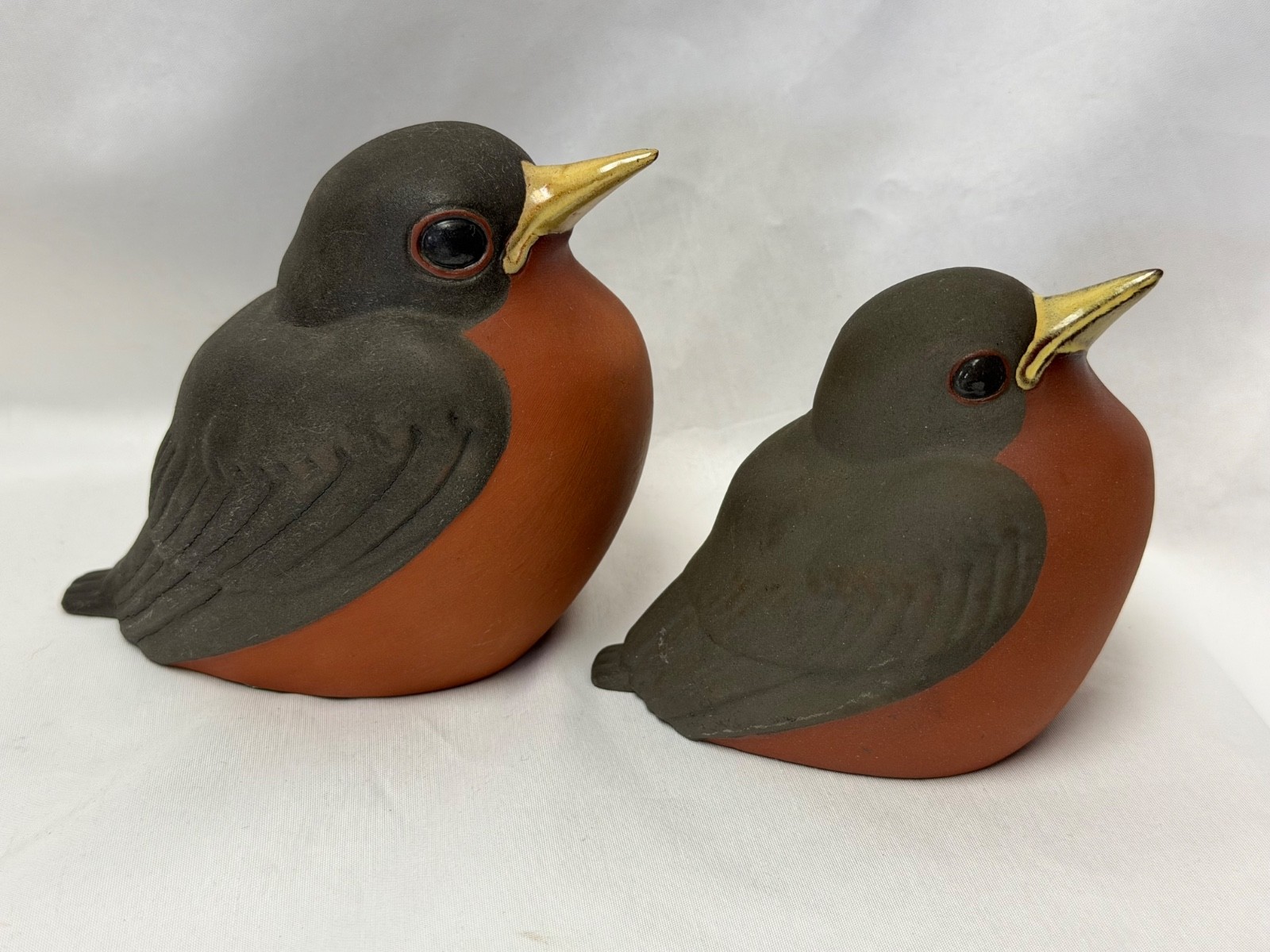 2 Robin Bird Figurine Chester Nicodemus Ferro Stone Pottery Big Small Set Signed