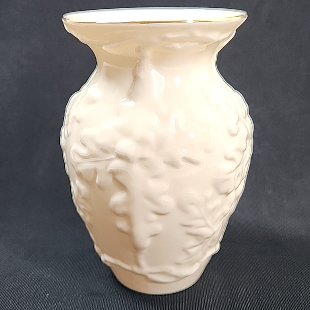 Vtg Belleek Pottery Ireland Oak Leaf Vase Gold Trim 5″ Embossed Giftware Retired