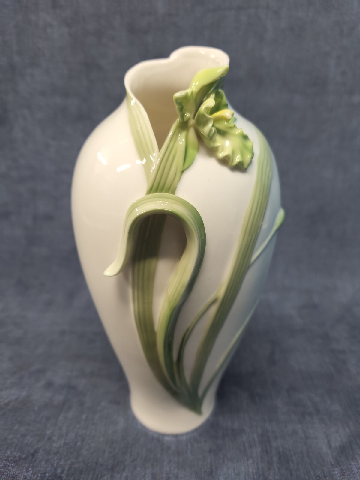 Gallant Craft Porcelain Green Orchid Urn Vase in Presentation Box NEW 4003-H
