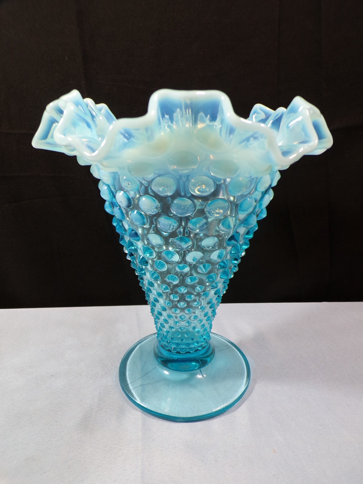 Fenton Blue Opalescent Hobnail Glass Large Fluted Cone Shaped Vase 7 5/8″ INV4