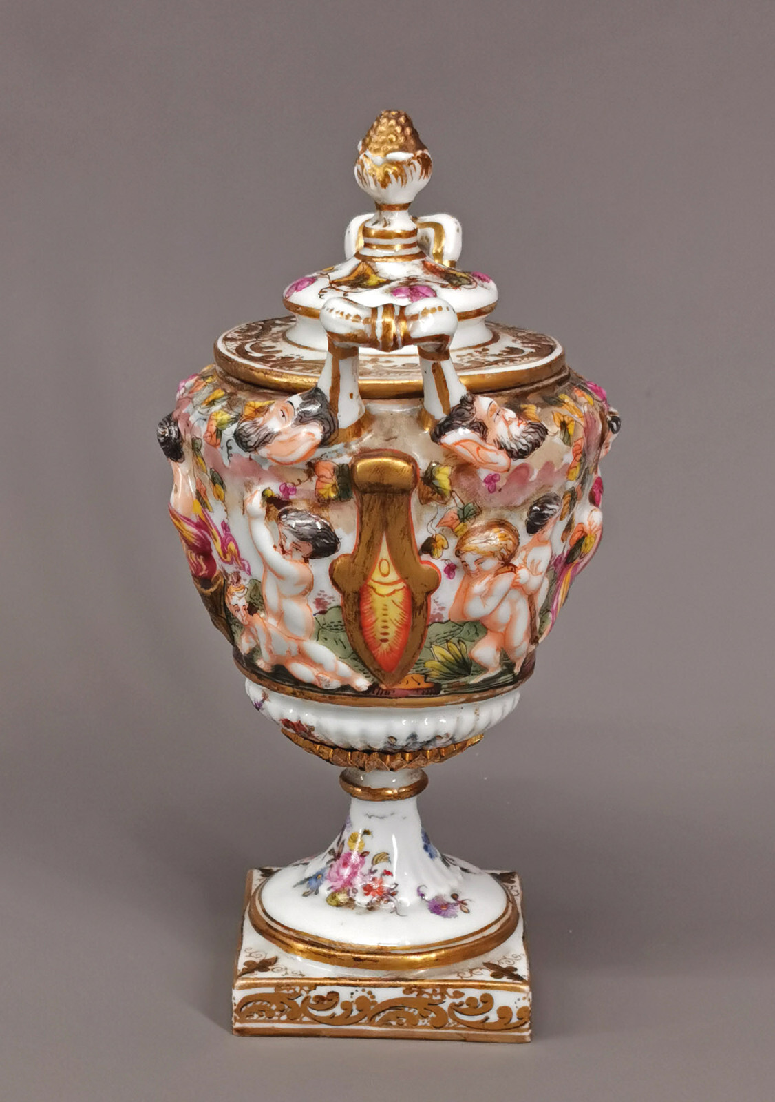 9140007-d Small Amphora Vase Capodimonte Thuringia 4 5/16×3 1/2×7 5/16in