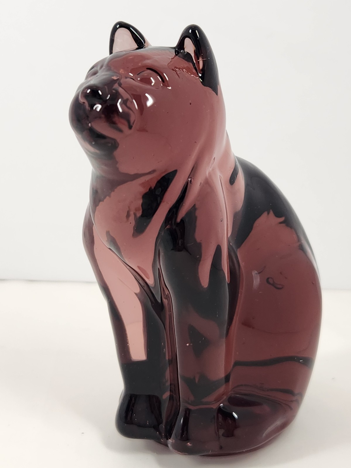 Vintage Silvestri amethyst purple art glass cat figurine 365nm UV reactive