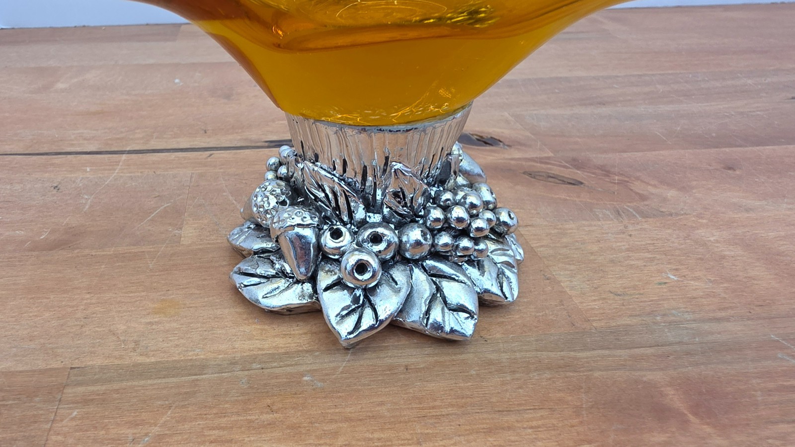 Murano Amber Elegant Napkin Holder Fruit Base