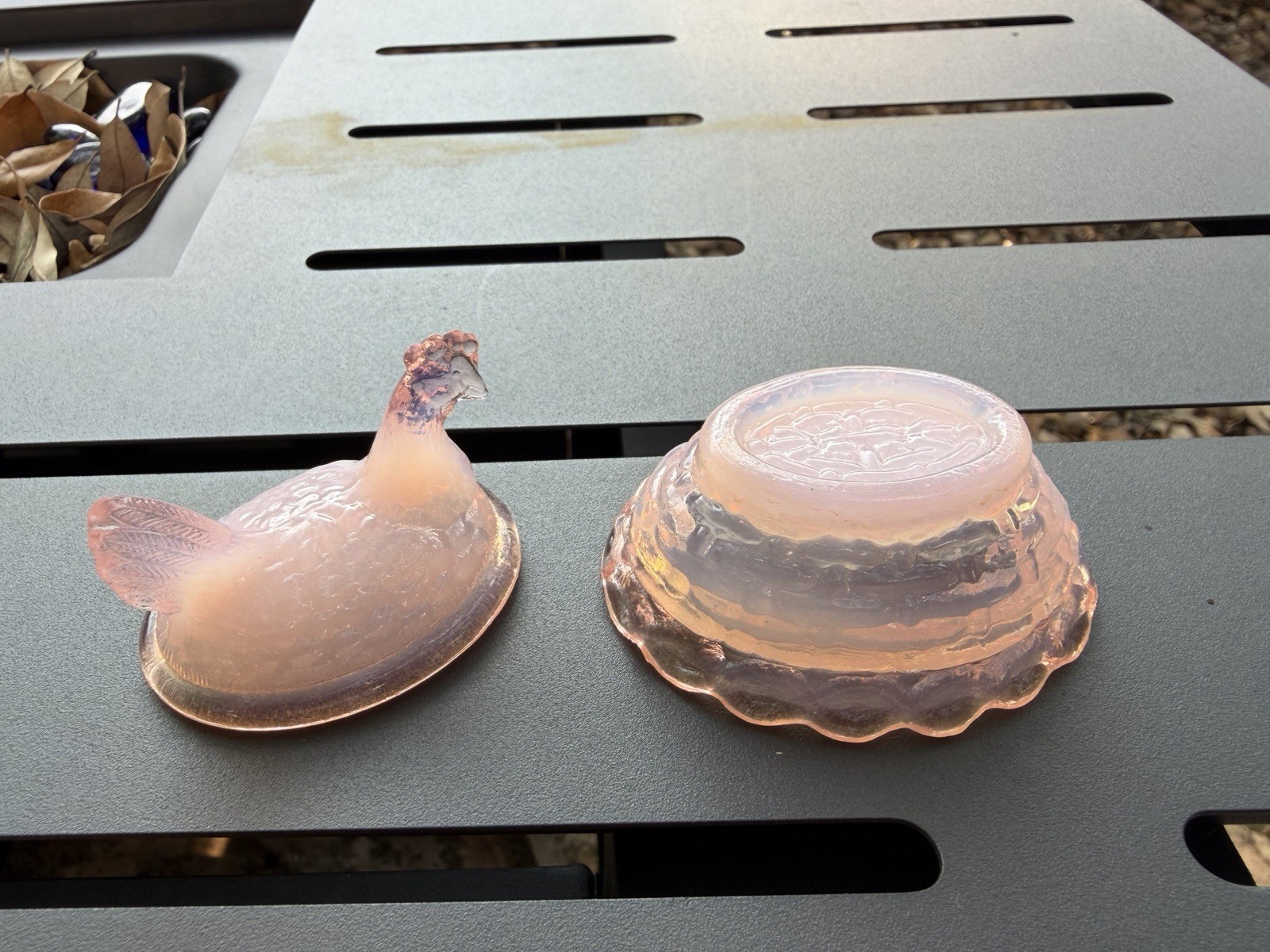 Vintage Degenhart Pink Opalescent Mini Hen On Nest