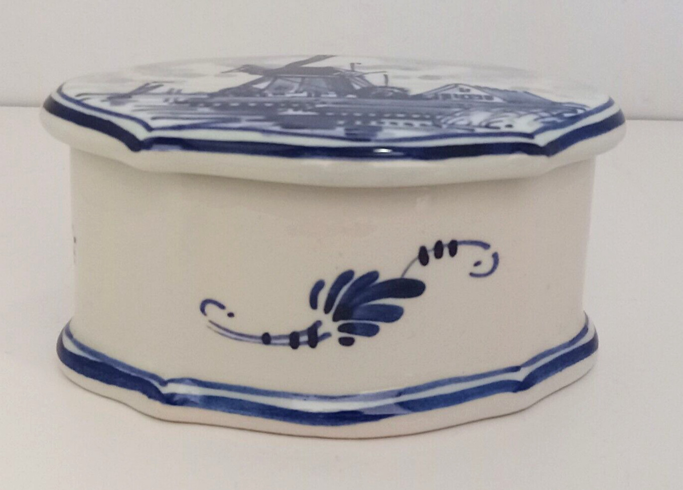 Vintage Blue & White Delft Trinket Box with Windmill Handpainted 3 3/8″ MINT