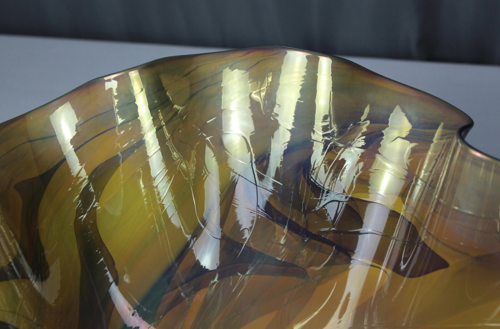 17.75″ Dan Bergsma red gold swirl art glass handkerchief vase bowl, Pilchuck