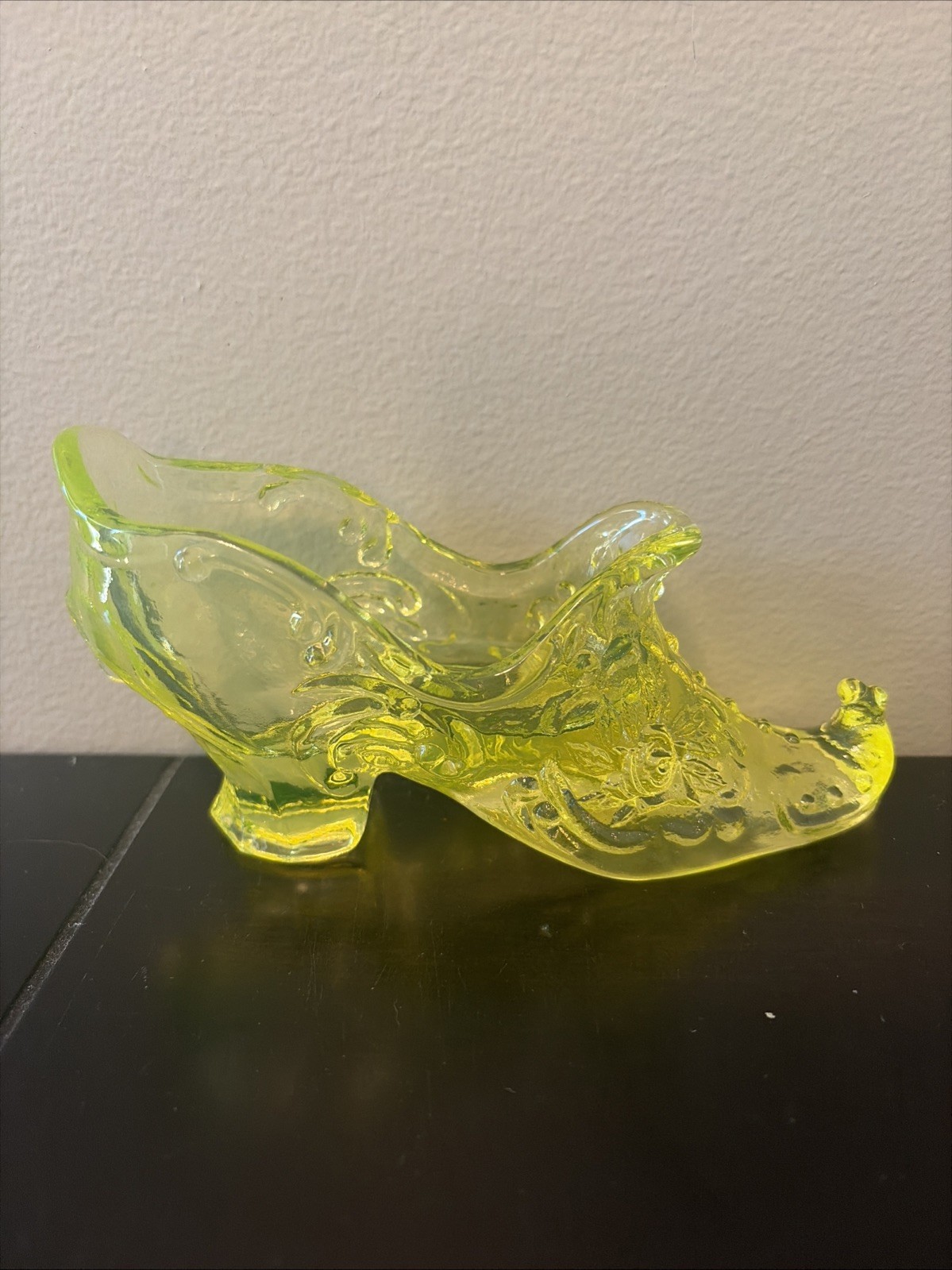 Mosser Topaz Vaseline Uranium Rose Slipper Shoe Figurine 6″ UV Glow VTG