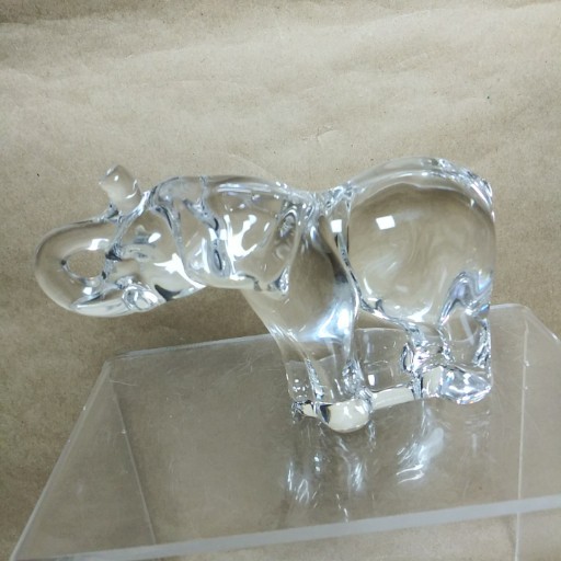 Vintage Villeroy Boch 5″ Crystal Clear Trunk Up Elephant Figurine Paperweight
