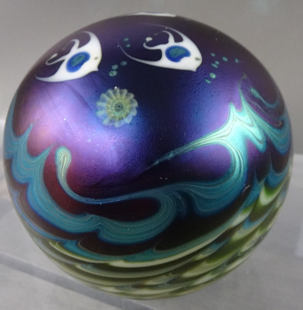1981 Lundberg Studios Art Glass Tropical Fish Ocean Waves Aurene Paperweight