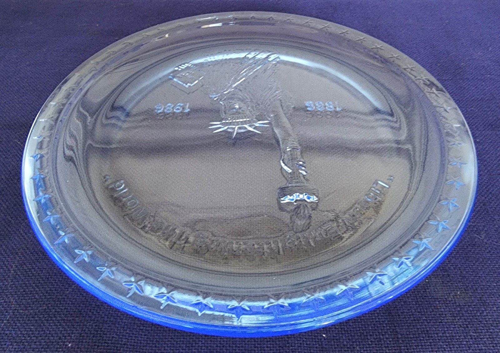 Tiara Indiana Glass Ice Blue Statue of Liberty Commemorative 8″ Collector Plate