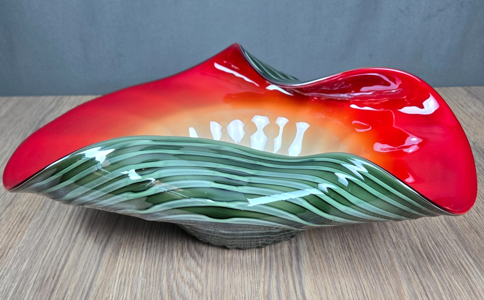 Red, green & white art glass center bowl, pulled edges 16″ x 13″, unsigned