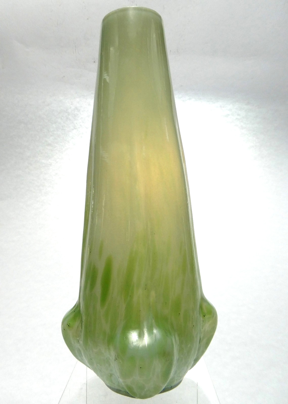 Wilhelm Kralik Sohn Helios Jugendstil Decorative Glass Vase, 1900-1919