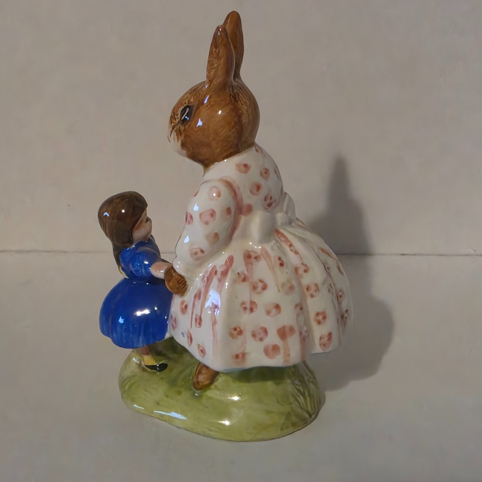 Royal Doulton Dollie Bunnykins Play Time Figurine DB8 VTG 1972 1st Ed