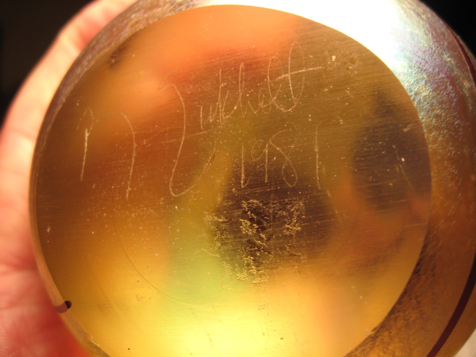 Dated 1981 Eickholt Gold Iridescent Hanging Hearts Pattern Art Glass Paperweight