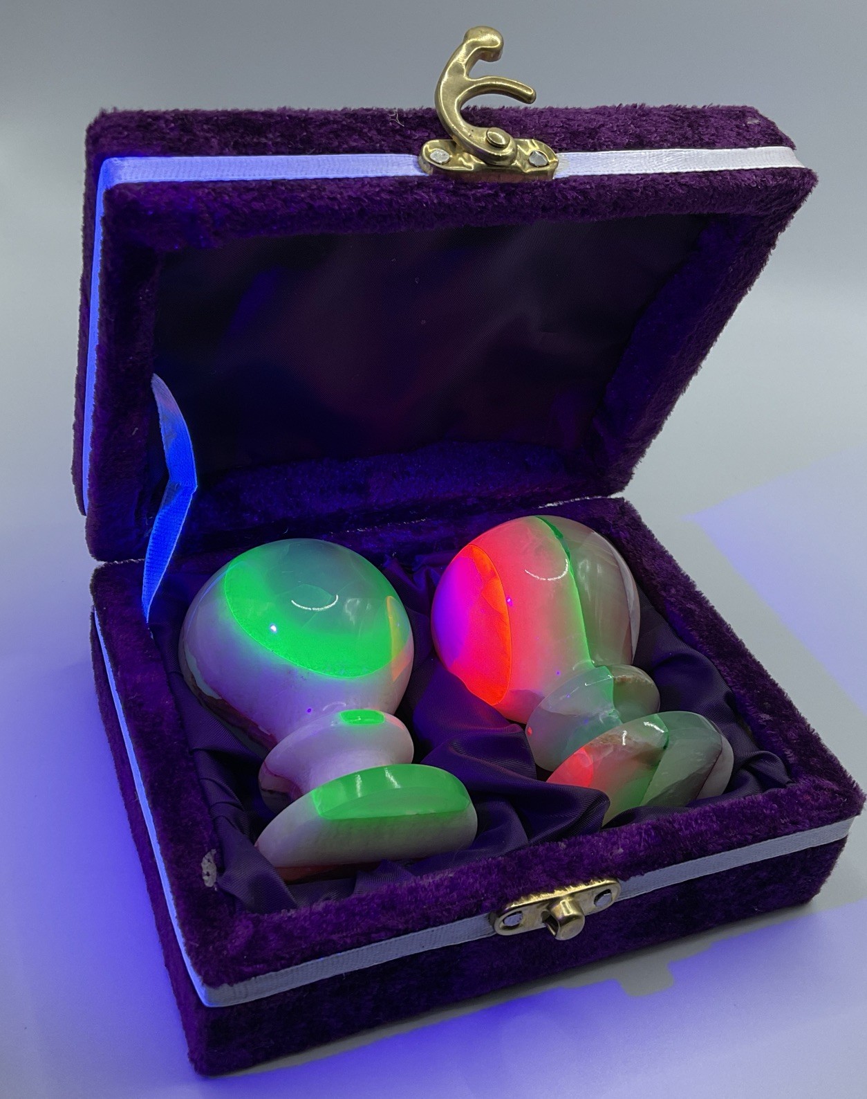 Pair MINI Opaline Art GLASS GOBLETS UV Reactive Uranium Cadmium Glow Boxed 3”