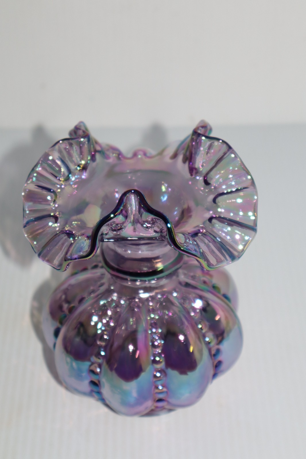 FENTON PURPLE IRIDESCENT CARNIVAL GLASS MELON RIB VASE 5 3/4″ TALL