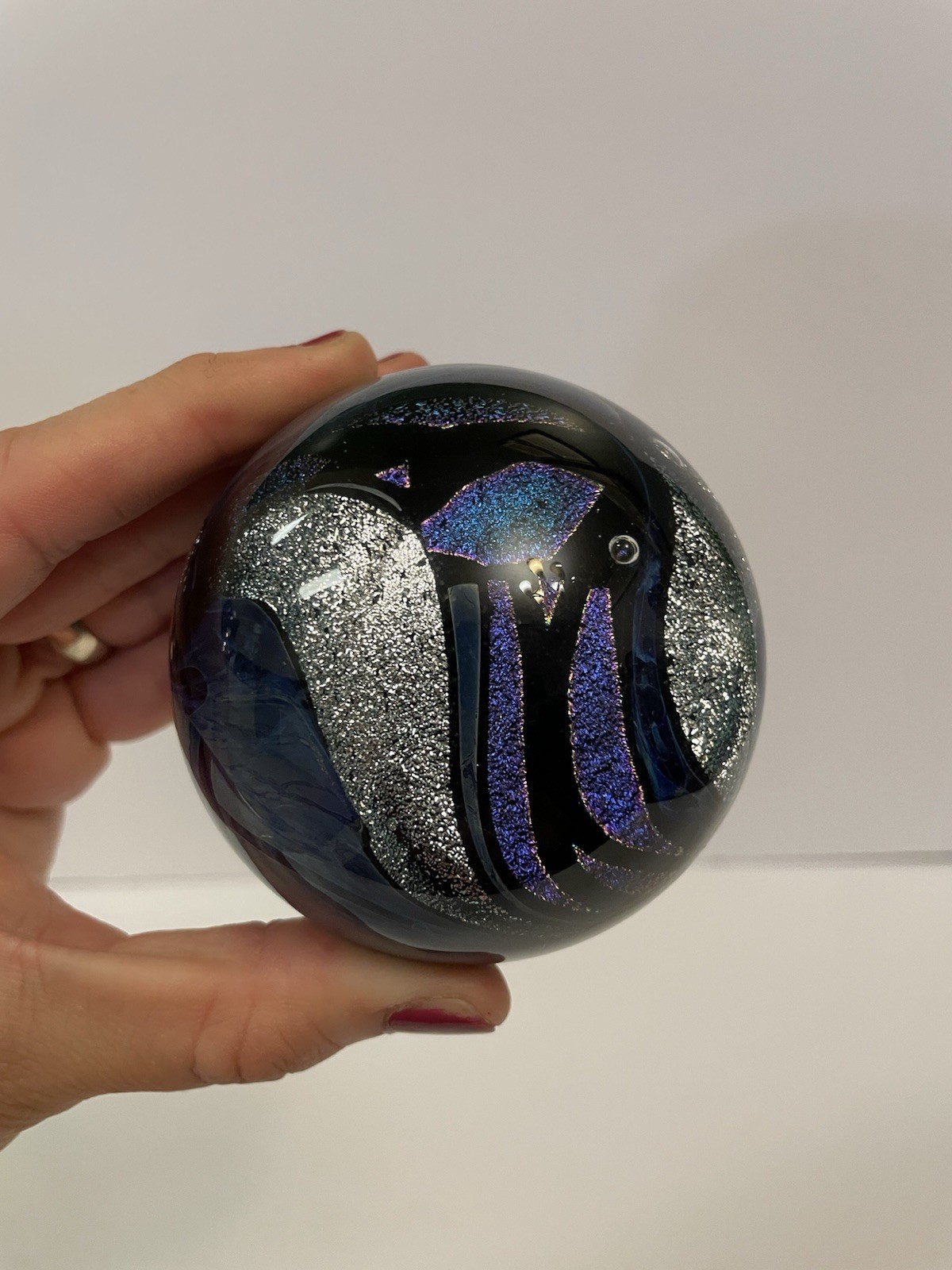 Art glass paperweight signed Undated Abstract Design, Spherical Shape