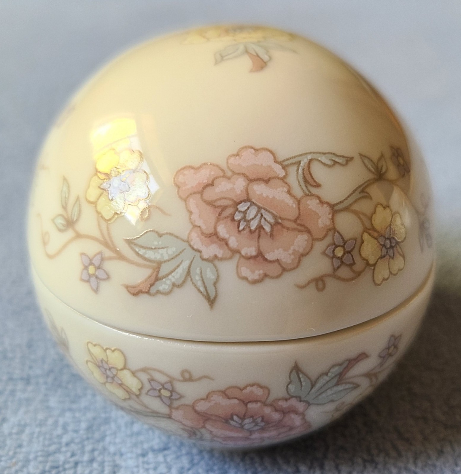 Pickard Danbury Mint Ivory Porcelain Easter Egg Box Fancy Flowers USA