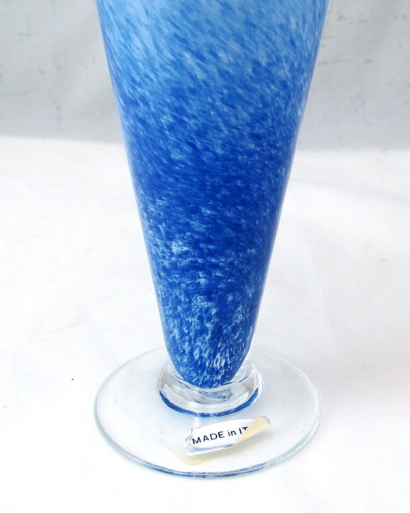 Gruppo Vittorio Venetian Italian Art Glass Shades of Blue Vase 8 3/4″ NEW