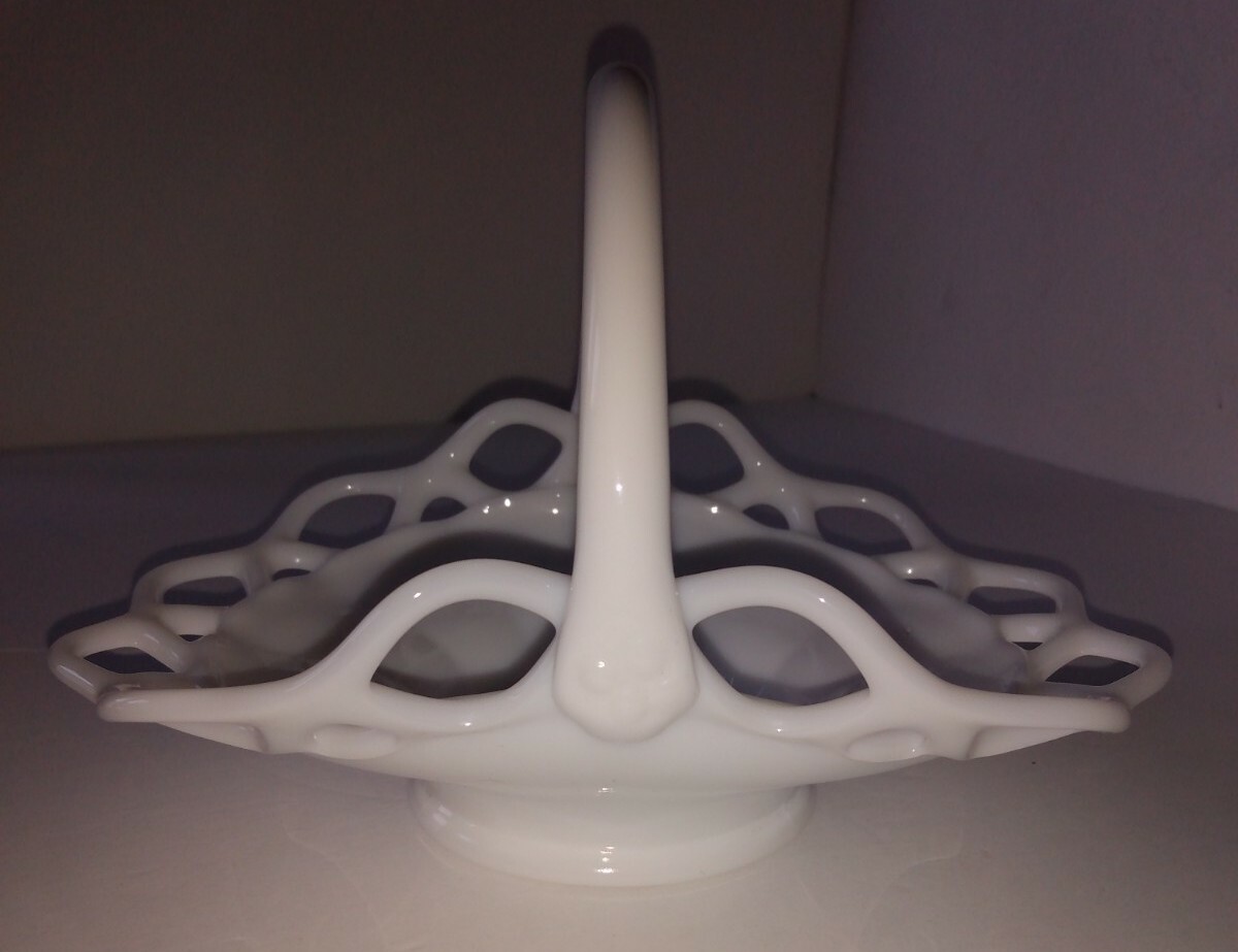 Vintage White Milk Glass Laced Edge Bridal Basket Unmarked Beautiful & Elegant