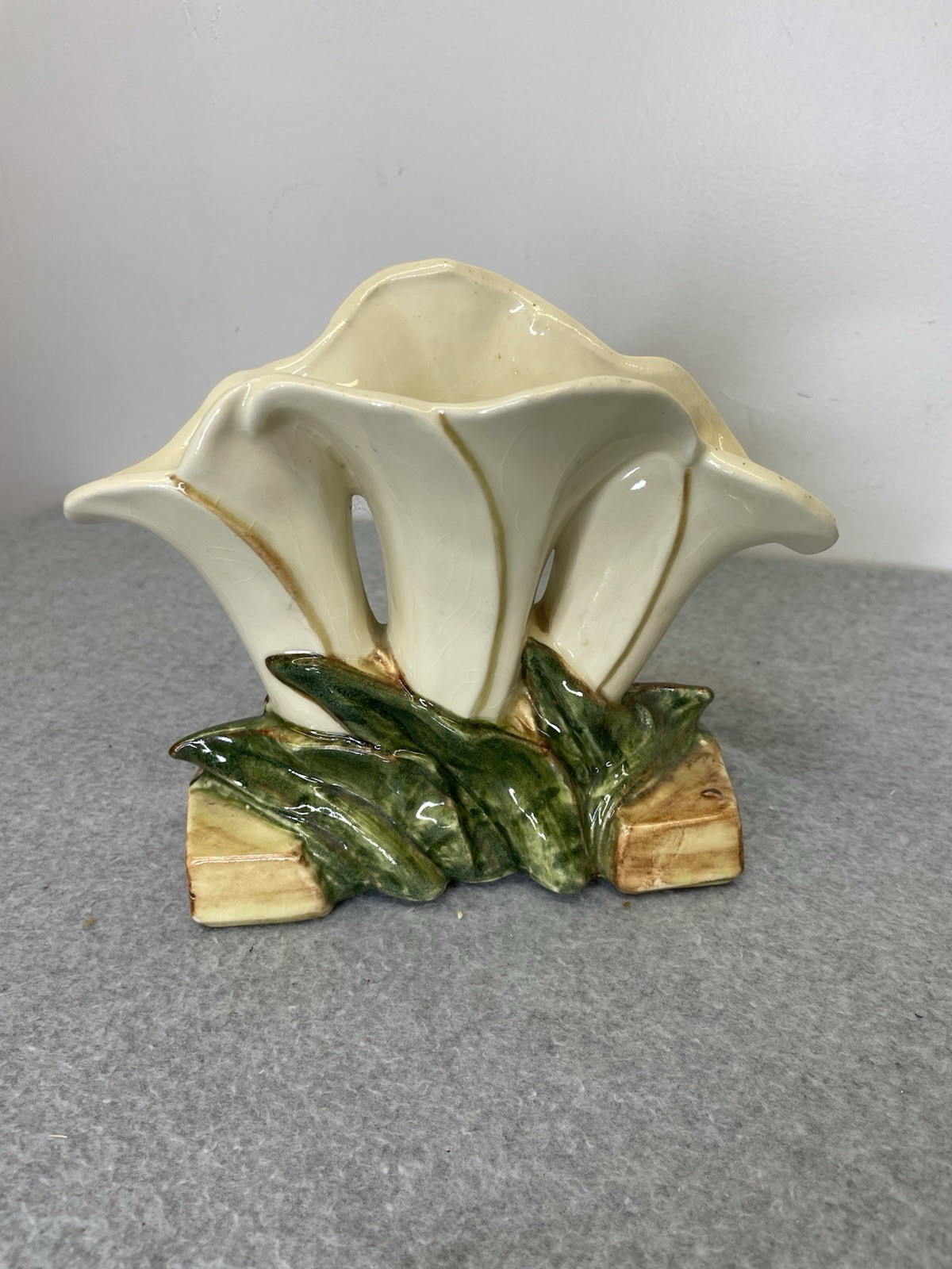 Vintage McCoy Pottery Triple Calla Lily Vase or Planter 1940’s 7″ Tall